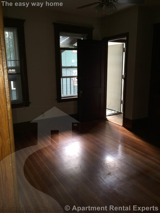 Photo - 25 Hall St Unit #1R