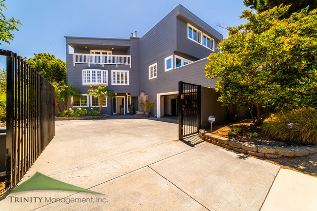 Photo - 13785 Nogales Dr