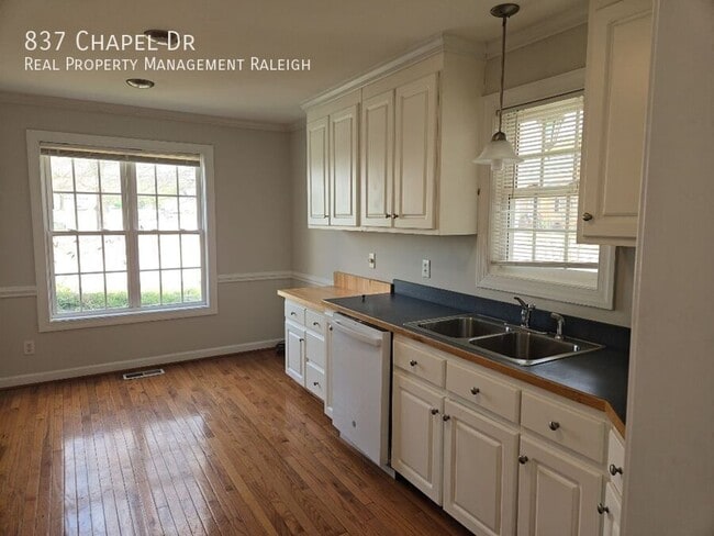 Photo - 837 Chapel Dr