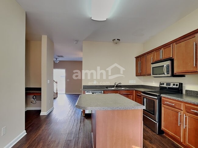 Photo - 405 Birch Run Dr