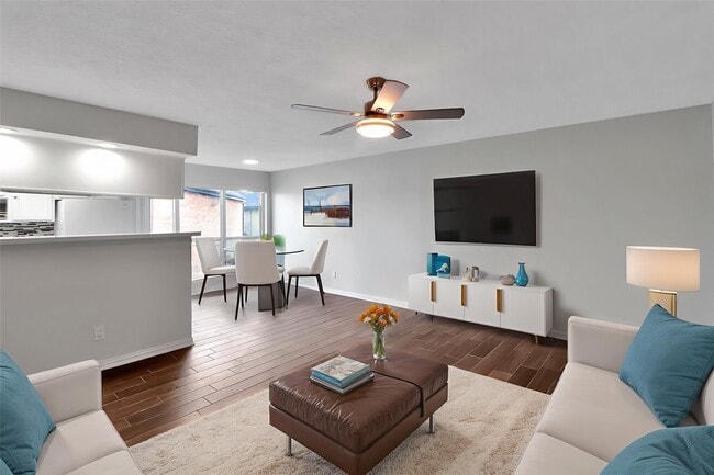 Building Photo - 7047 Bissonnet St Unit 117