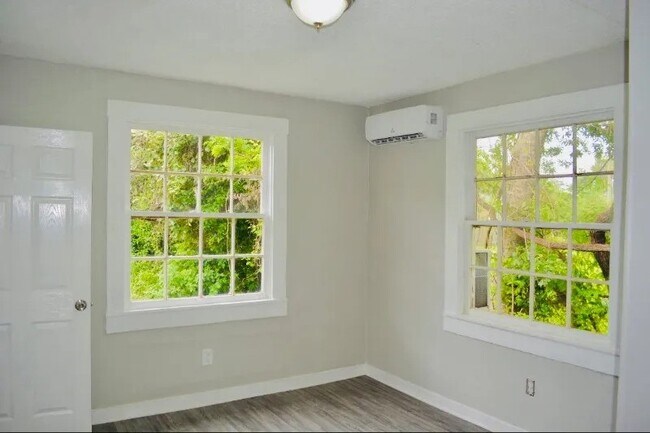 Photo - 1501 Nashby St