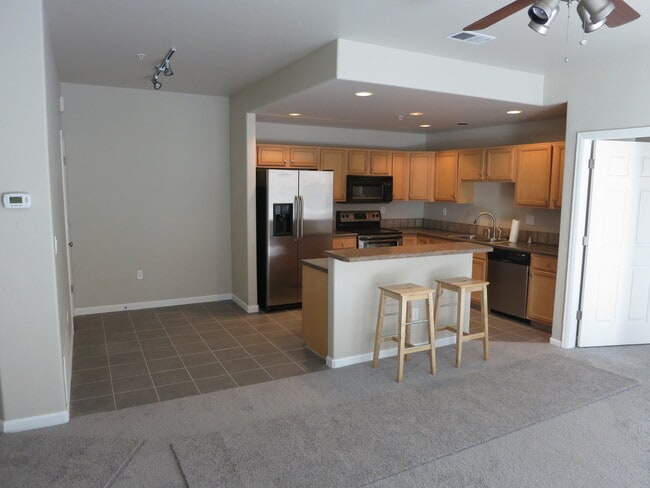 Building Photo - 2701 Midland Ave. Unit 614