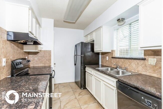 Photo - 1215 New Tree Ln