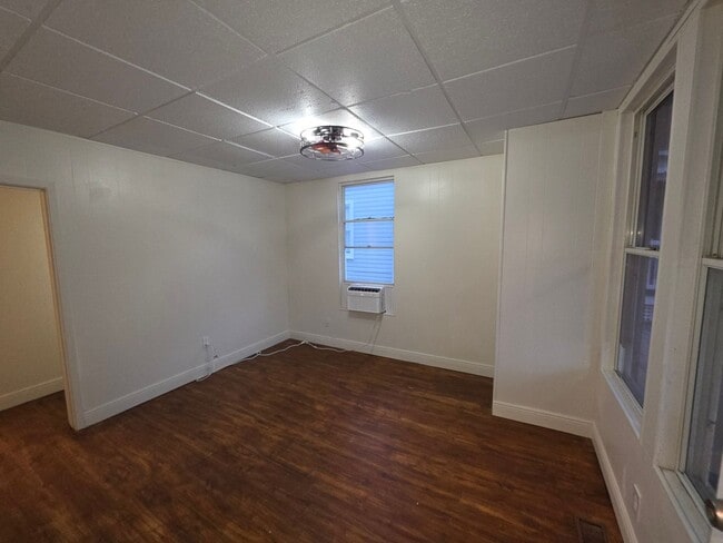 202 Luella Ct Unit 2