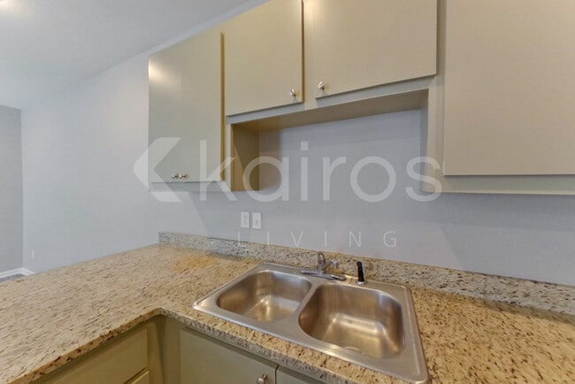 Photo - 2011 Wilson Rd