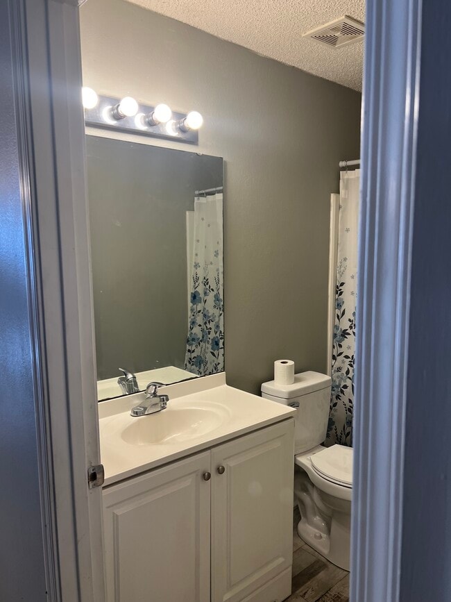 Building Photo - 2312 Tina Dr