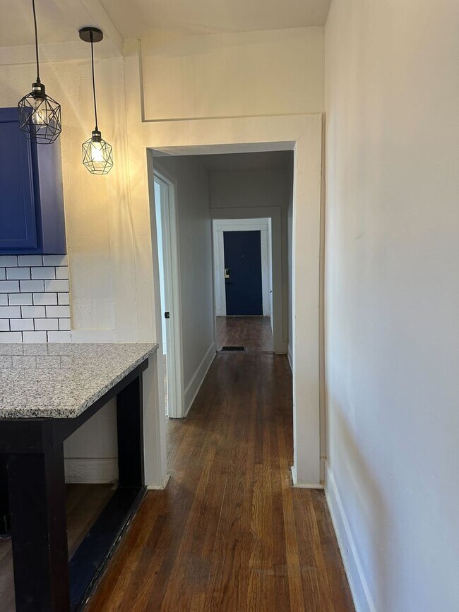 Photo - 1229 8th Ave W Unit Apt B