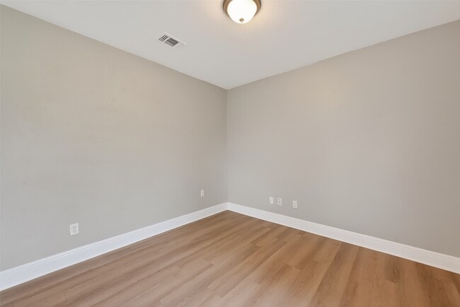 Photo - 2446 Mayview Dr