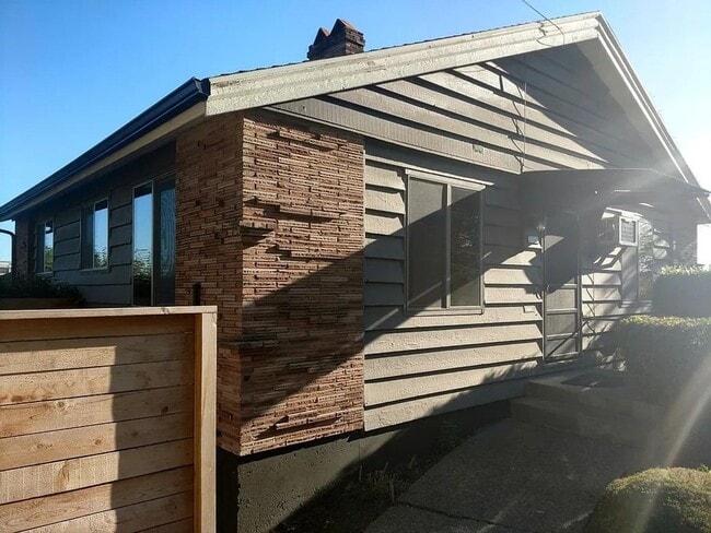 Photo - JH1496 -A* Unit 2785 NW Quimby Street