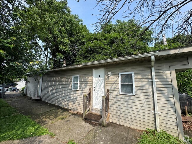 Building Photo - 52 Clancy Ave Rental