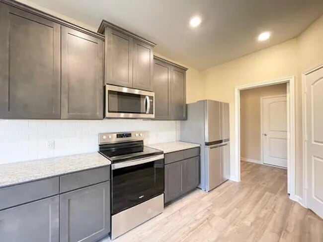 Photo - 1702 Sandalwood Way
