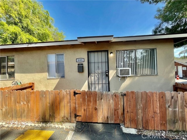 Building Photo - 935 E Rte 66