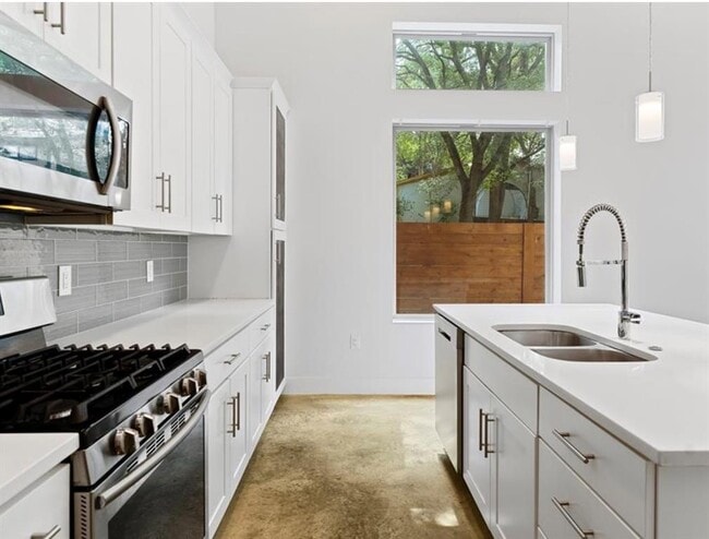 Photo - 1609 J J Seabrook Dr