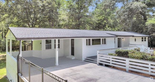 Building Photo - 107 Woodland Dr Rental