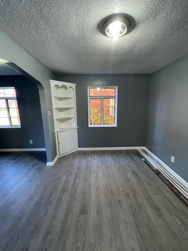 Photo - Renovated two bedroom unit! Unidad -1