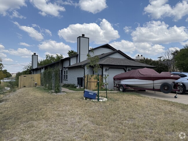 Building Photo - Yucca Drive Rental