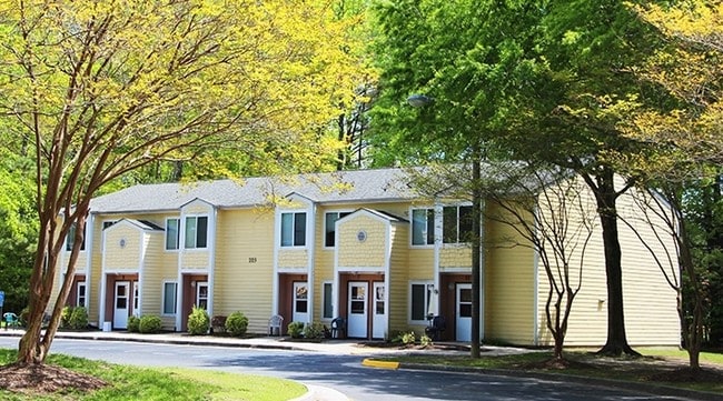 Rivermeade I and II - Rivermeade I and II Apartments
