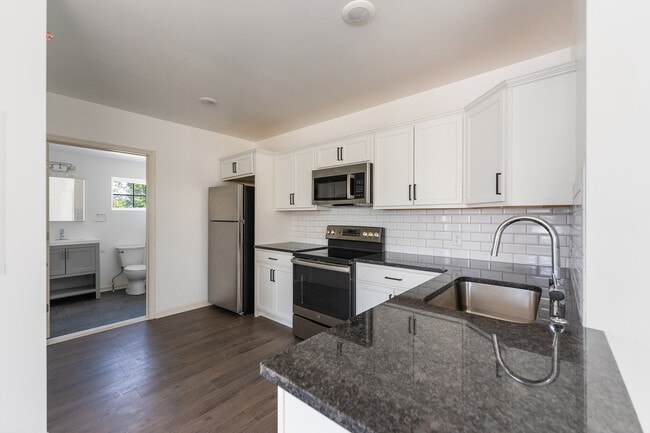 Photo - 7105 Ridge Avenue