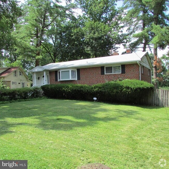 Building Photo - 2700 Sulgrave Ave Rental