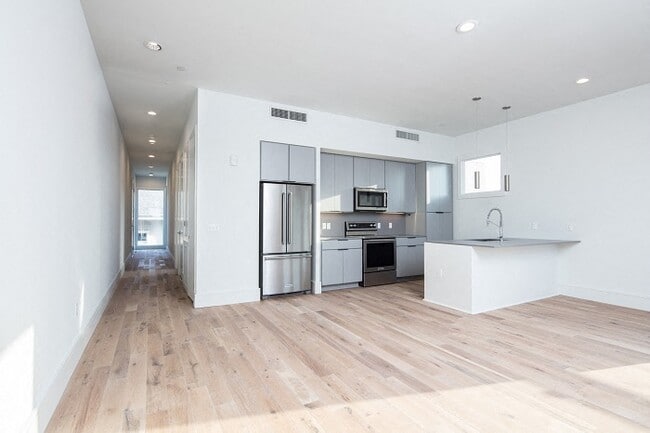 Photo - 1530 Felicity