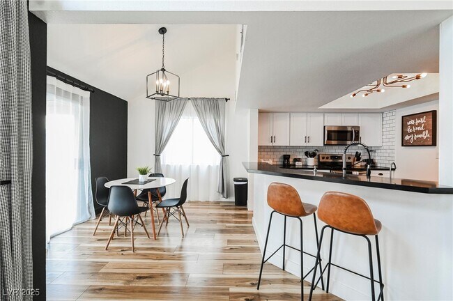 Photo - 1640 Crystal Shadows Cir