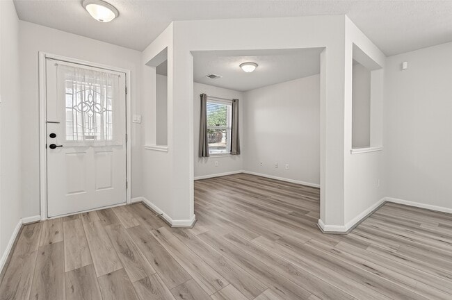 Photo - 7554 Appleberry Dr