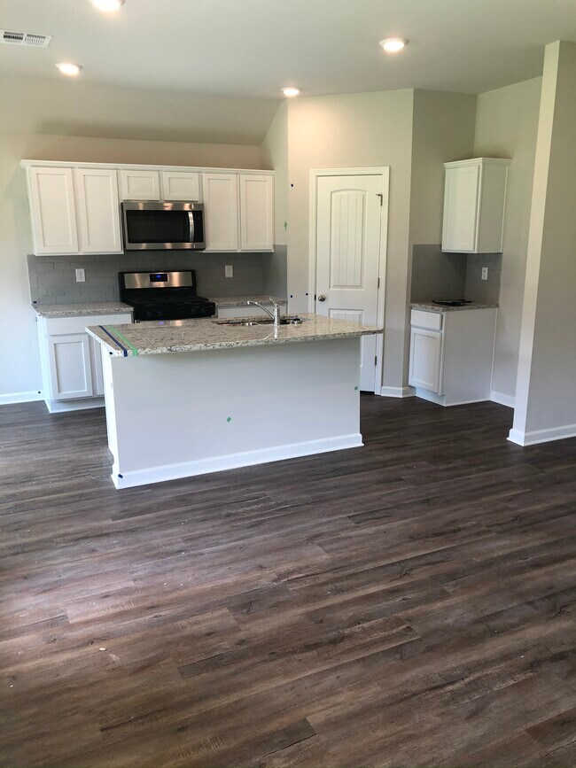 Photo - 28384 Longfellow Ln