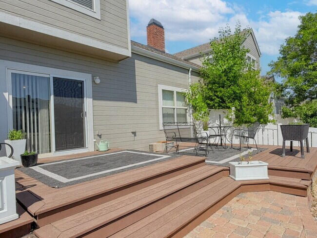 Photo - Lakeside 3 Bed/2.5 Bath Townhome in Gateway Community! Quiet, Scenic Living in The Heart Of Denver! Unidad 74