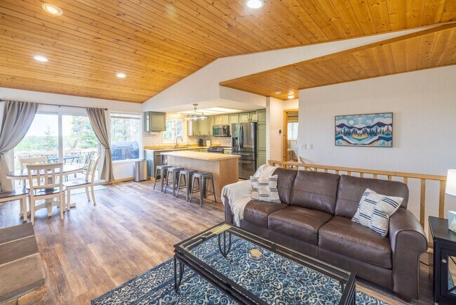 Photo - STR - 33205 Rensselaer Lane Unidad Main / A