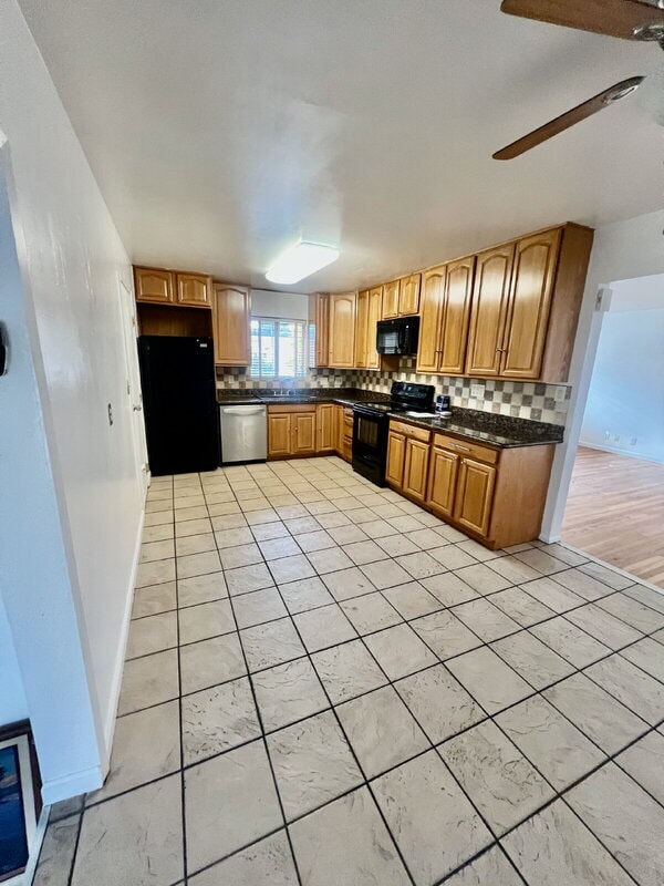 Photo - 280 Markham Ave