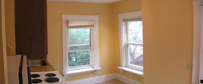 Building Photo - 62 Church St Unit 2R Rental