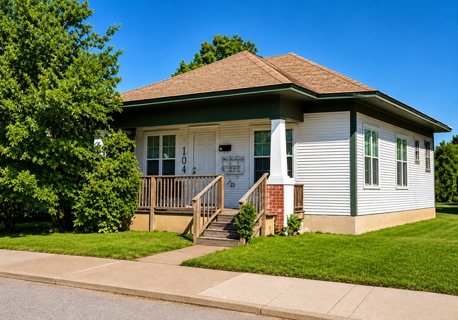 Building Photo - 104 N Greenleaf St