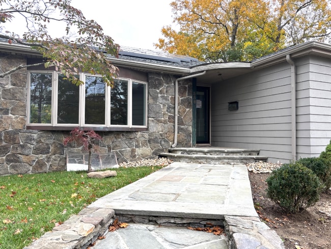 Photo - 338 Langley Rd