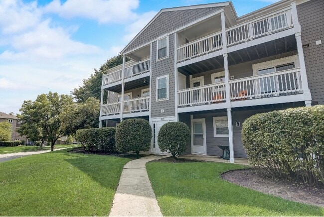Building Photo - 120 E Winchester Rd Unit Libertyville Rental