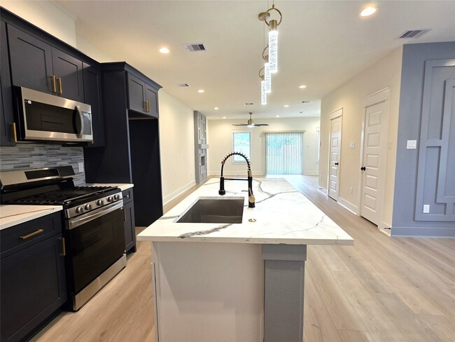 Photo - 19539 Dunbar Ave