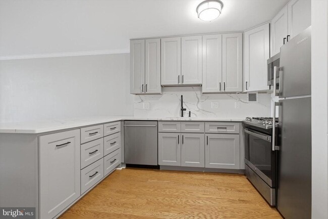 Building Photo - 1301 20th St NW Unit 306