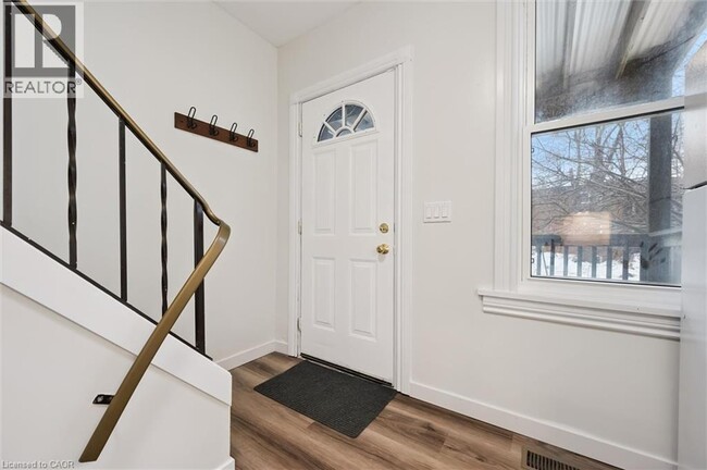 Photo - 160 Ahrens St W