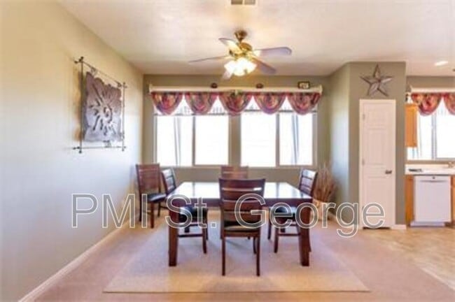 Photo - 3241 E Fourteen Fairway Dr