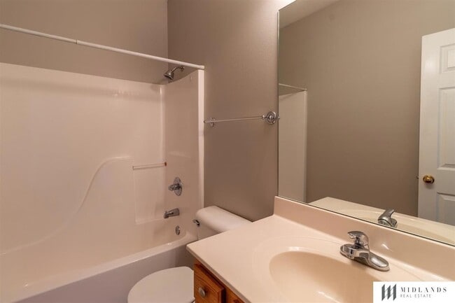 Photo - 1007 Woodview Dr