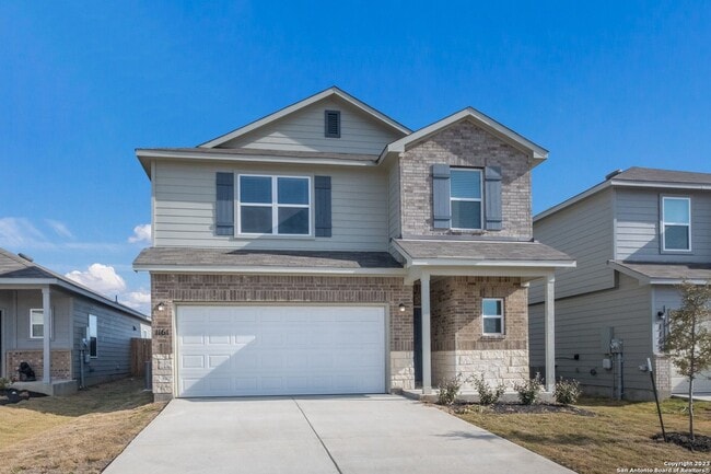 Building Photo - 4 Bedrooms 2 and 1/2 Baths