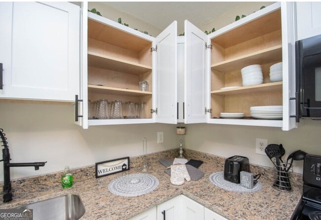 Photo - 9000 Cornell Dr