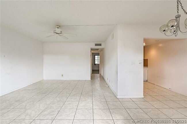 Photo - 167 Grantham E Unit 167