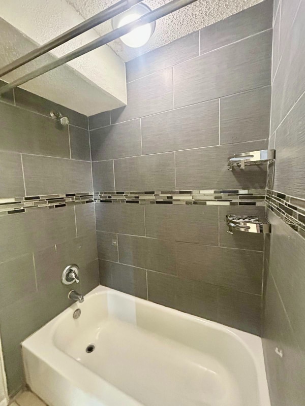 Photo - 3836 Englewood Cir Unidad 3836