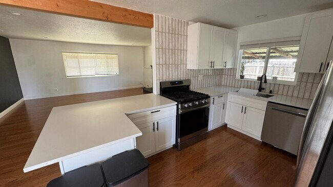 Photo - 1787 Pinon Ave