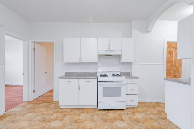 Photo - 121 W 19th St Unidad 2R