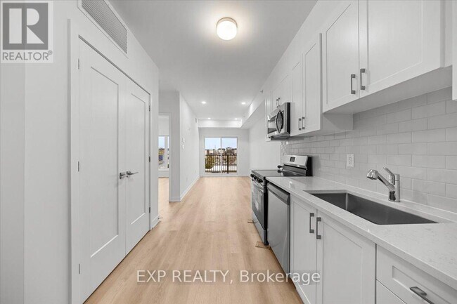 Photo - 3600 Brian Coburn Blvd. Unité 211