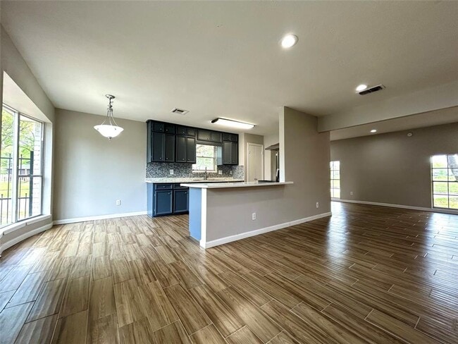 Photo - 5926 Darkwood Dr