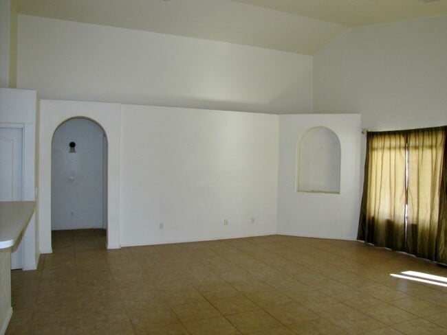 Photo - 3BR/2BA, 3-car garage, 1854 sq.ft. home in Remington Park, Sierra Vista, AZ