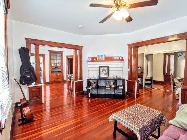 Photo - 49 Flynt St Unidad 1